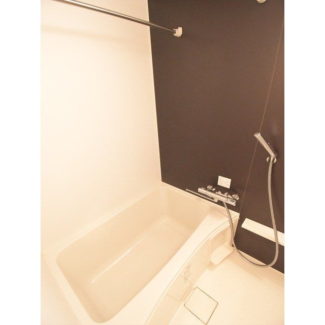 バス・シャワールーム　※反転タイプの写真を使用しています。