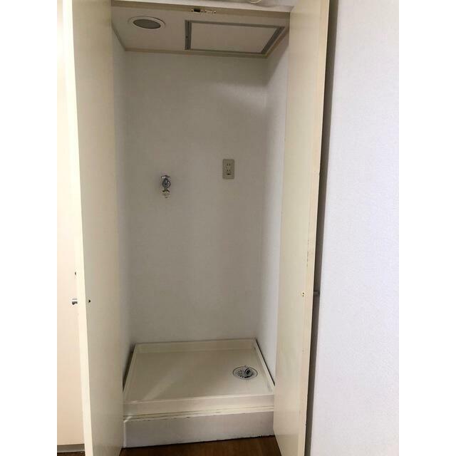 その他設備　洗濯機置き場はドア付きで目隠しできます