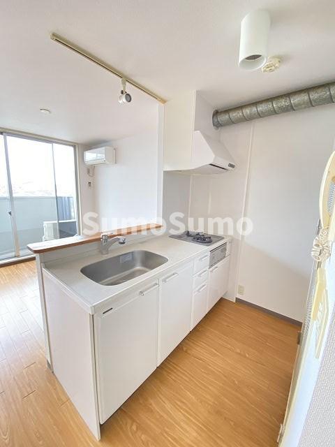 キッチン　コンパクトなキッチンで掃除もラクラク