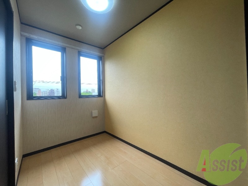 その他部屋・スペース　陽当たりが良く、スペースに余裕がある寝室ですね