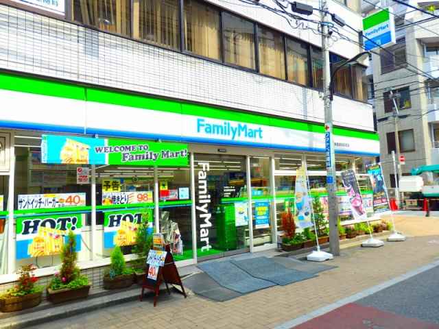 コンビニ　ファミリーマート（コンビニ）まで553m