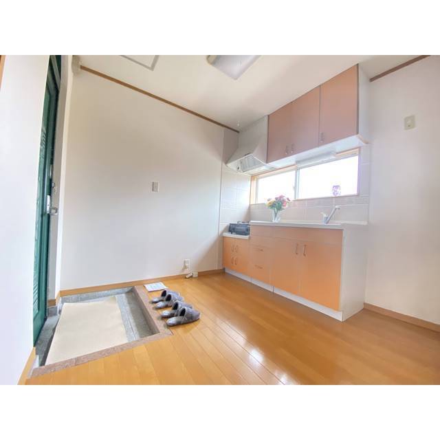 玄関　同タイプの部屋の写真です