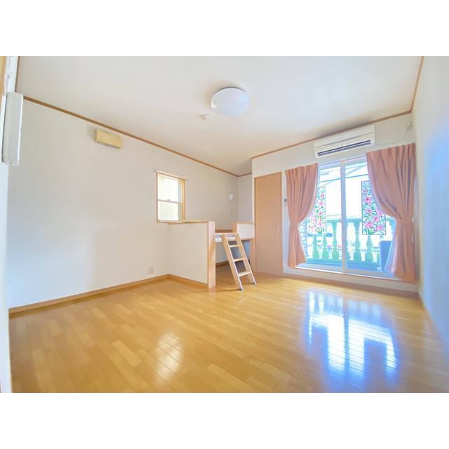 居室・リビング　同タイプの部屋の写真です