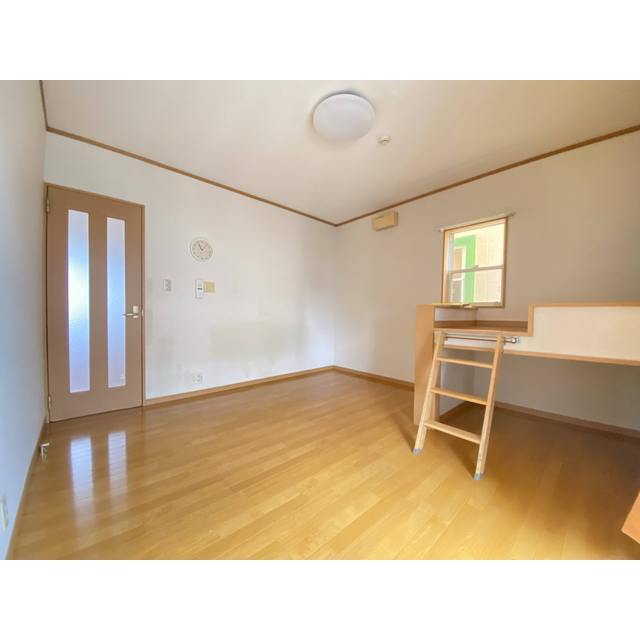 居室・リビング　同タイプの部屋の写真です