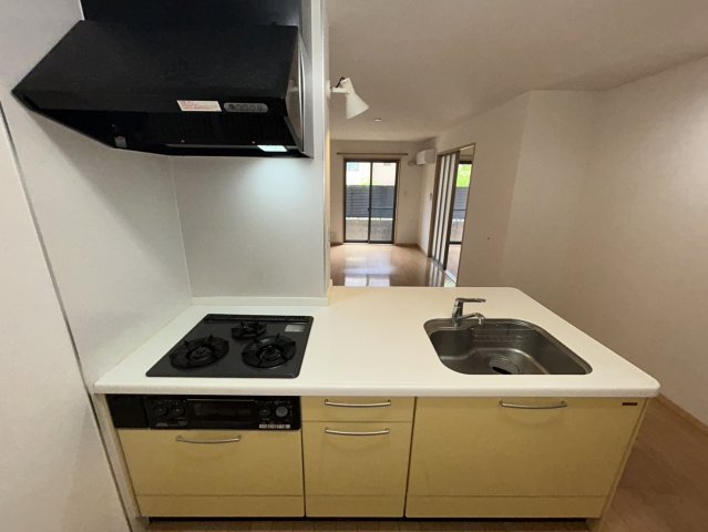 キッチン　同物件別部屋写真