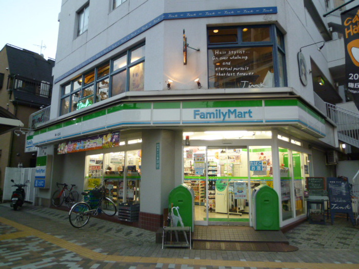 コンビニ　ファミリーマート 梅ケ丘店（コンビニ）まで198m