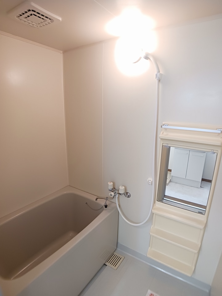 バス・シャワールーム　バス