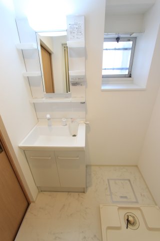 洗面設備　脱衣スペースもあります