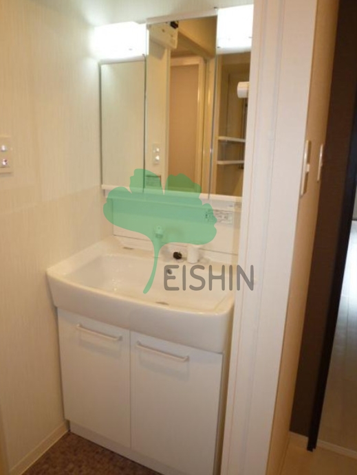 洗面設備　シンプルで使いやすい洗面台です！