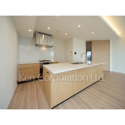 キッチン　同タイプ28階のお部屋を撮影。仕様が異なることがあります。