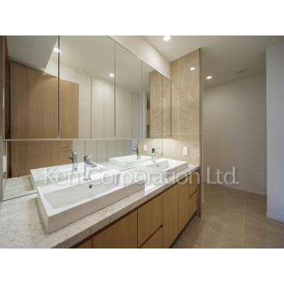 洗面設備　同タイプ28階のお部屋を撮影。仕様が異なることがあります。