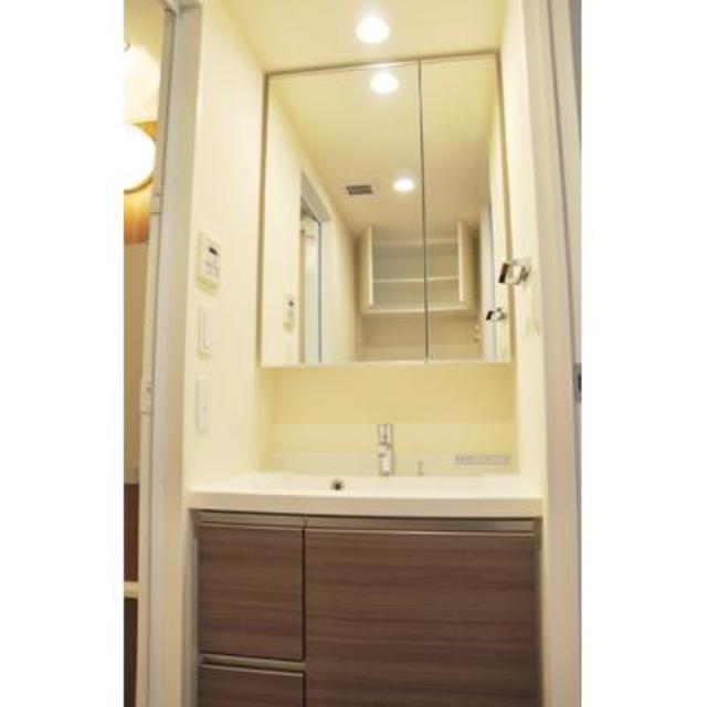 洗面設備　※写真は同タイプ住戸です。