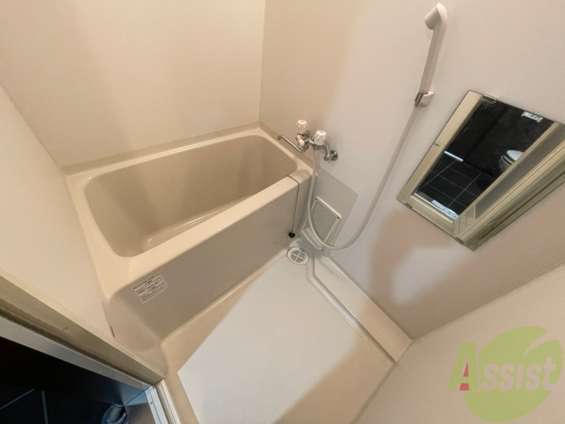 バス・シャワールーム　お風呂になります。一日の疲れを癒してくださいね。