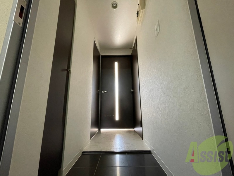 玄関　玄関の様子です。明るい印象ですね。気分もあがりそう。