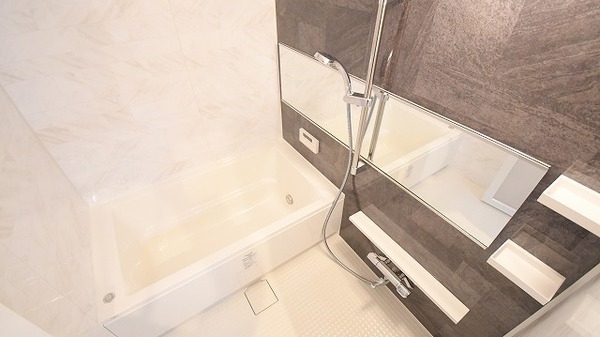 バス・シャワールーム　写真は同タイプ別部屋