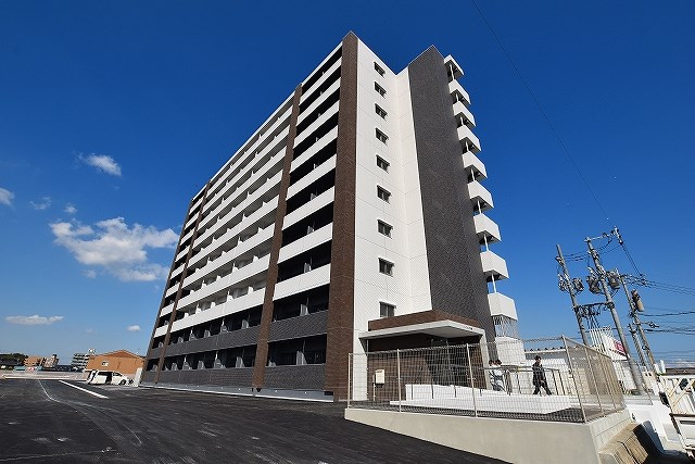 建物外観　★南向きで陽当たりの良いバルコニー★