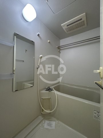 バス・シャワールーム　レジディア京町堀　浴室