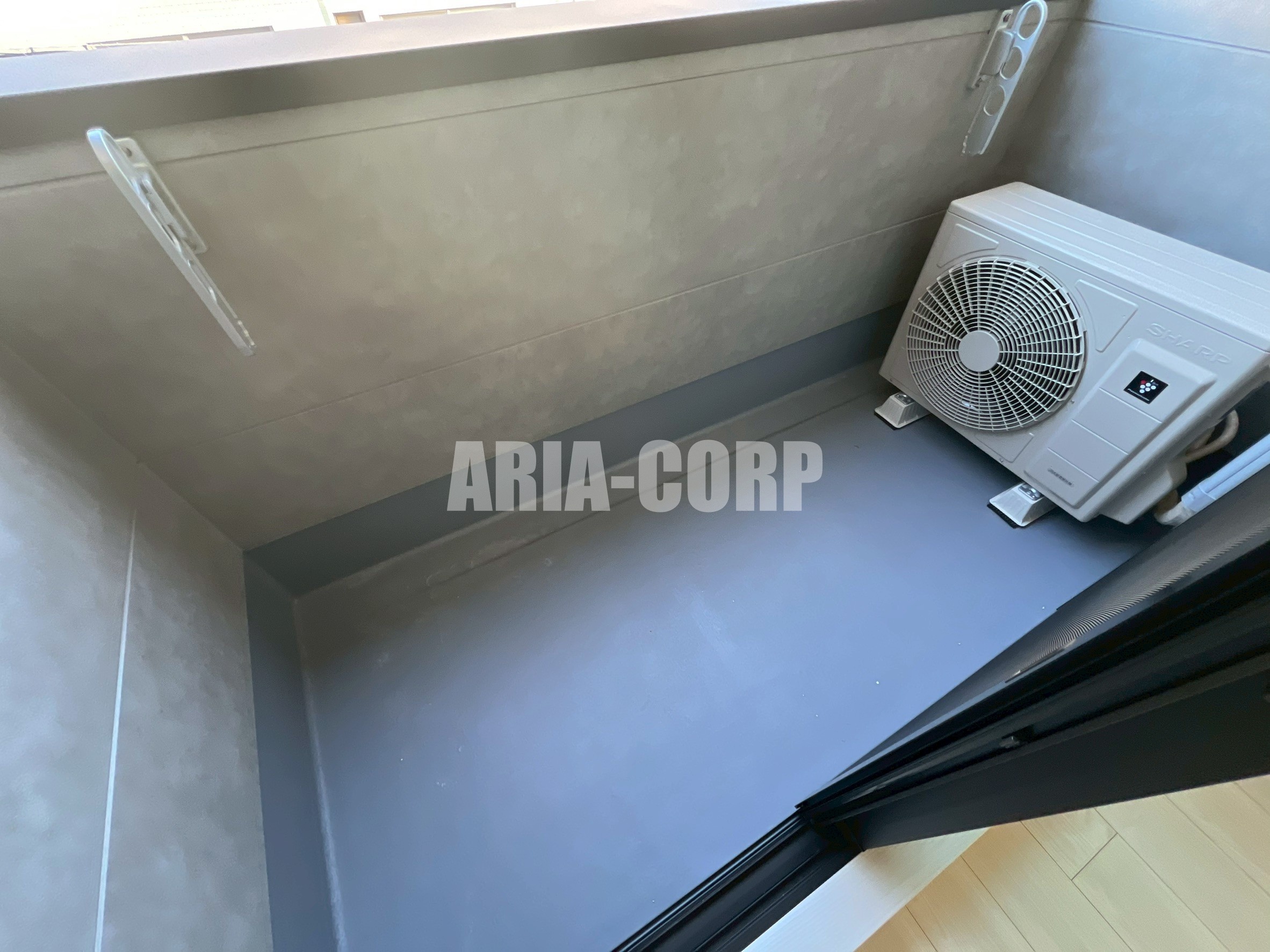 バルコニー　バルコニー、浴室乾燥と2箇所お洗濯物を干せます！