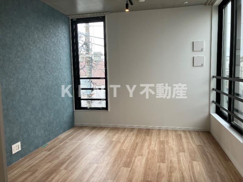 居室・リビング　こちらのリビングで趣味の時間をお楽しみください