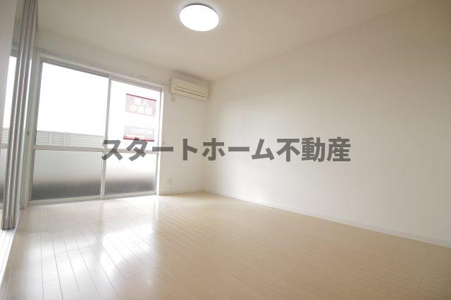 居室・リビング　ゆったり過ごせる居間です