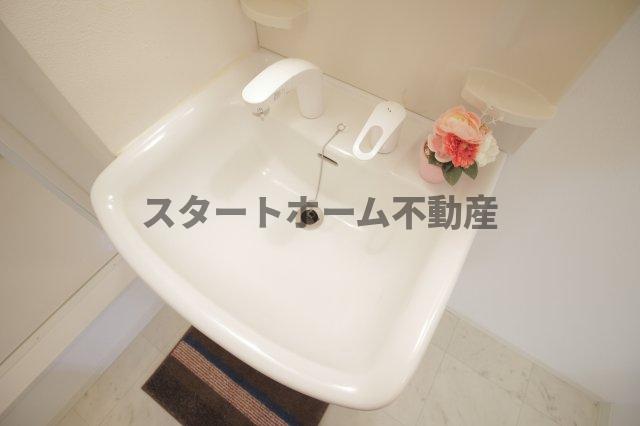洗面設備　スペースが確保できる洗面所です
