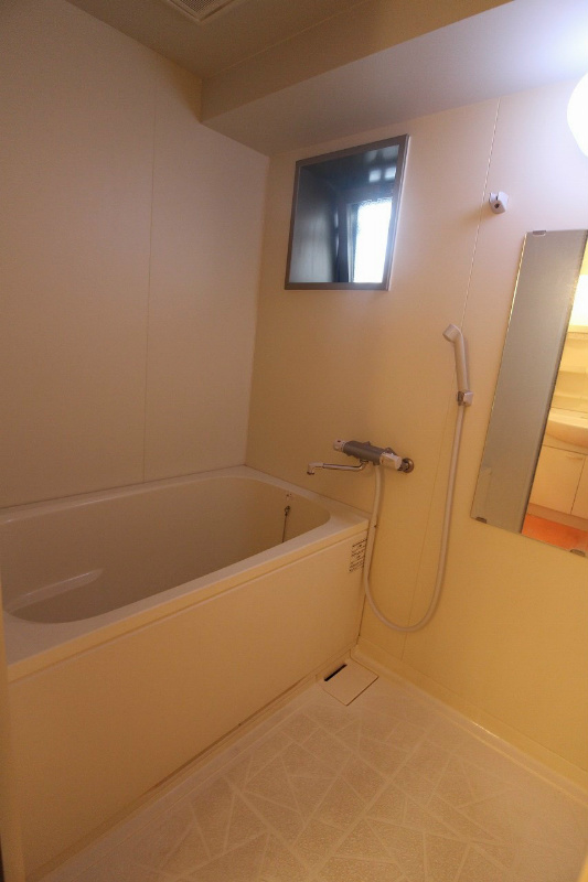 バス・シャワールーム　浴室に窓も付いています