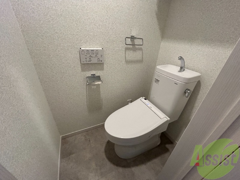 トイレ　トイレです。温水洗浄暖房便座で冬場も温かいです。