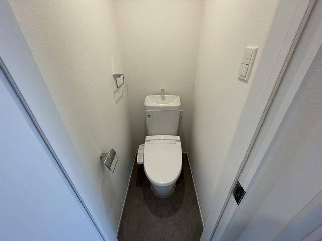 トイレ　ウォシュレット付きのトイレです。