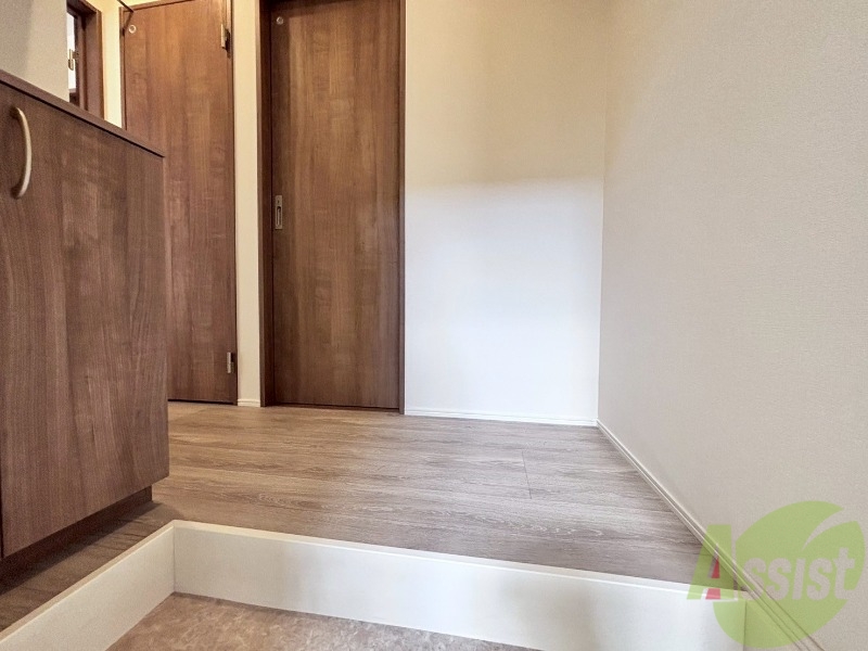 玄関　玄関でございます。毎日の出入りはこちらから。