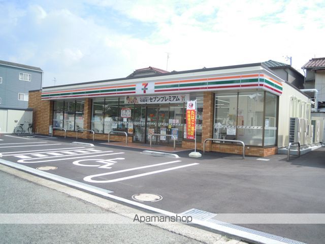 コンビニ　セブンイレブン（コンビニ）まで742m