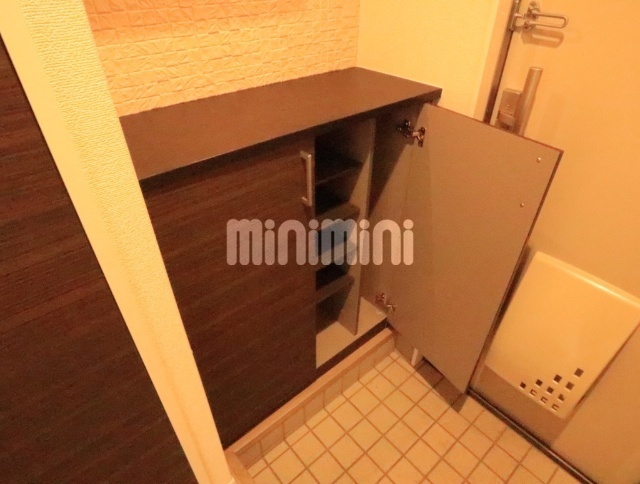 玄関　玄関の棚です