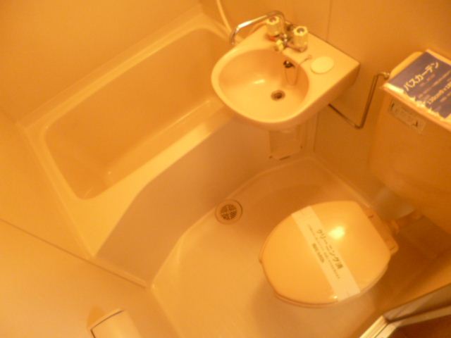 バス・シャワールーム　お掃除らくらくなユニットバス