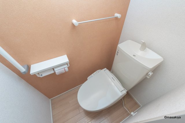 トイレ　トイレ　ウォシュレット付