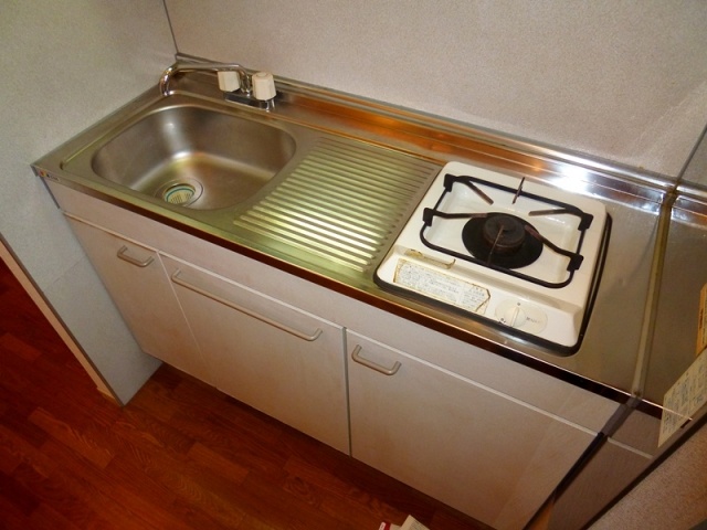 キッチン　壁付けキッチンでスペースを最大限有効活用できます！