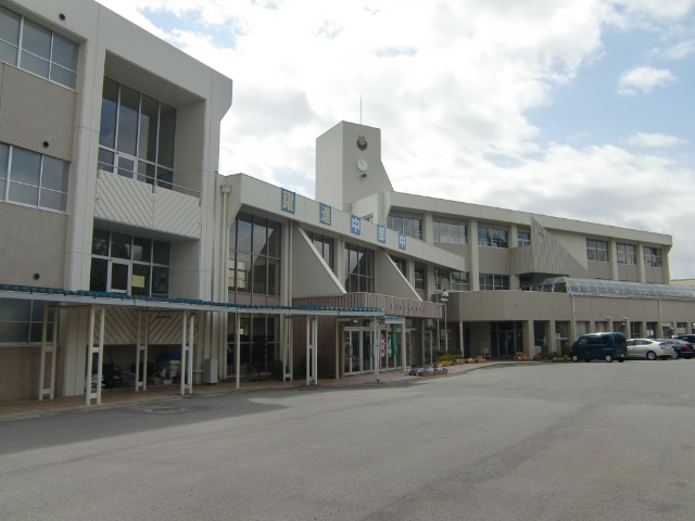 中学校　亀山市立中部中学校（中学校）まで2203m