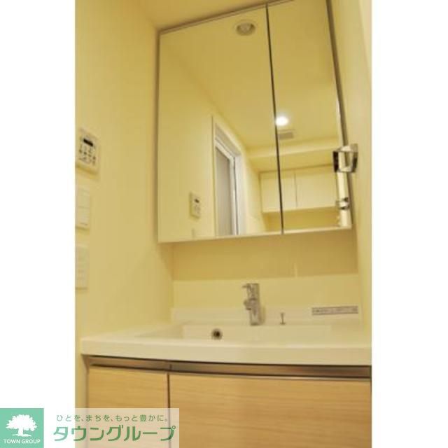 洗面設備　※写真は同タイプ住戸です。