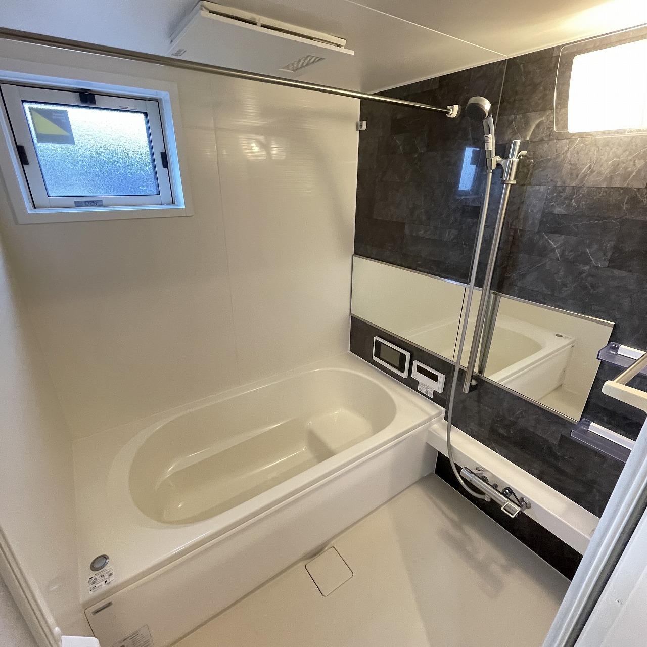 バス・シャワールーム　※写真は同シリーズ類似物件を含む為現況優先とさせて頂きます