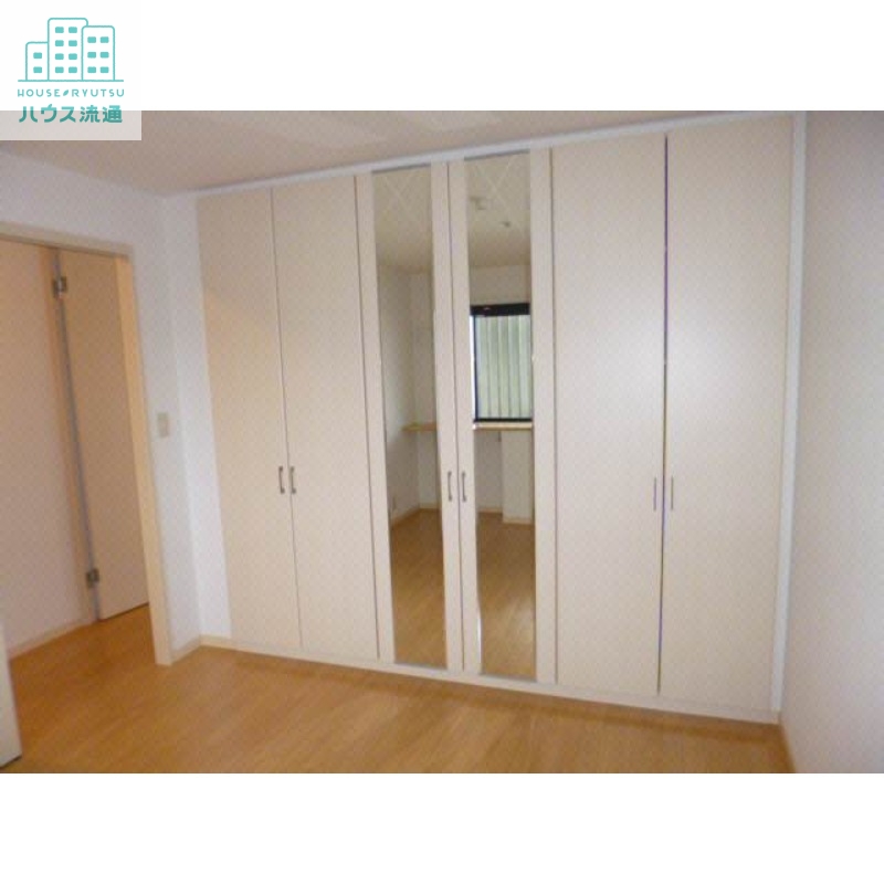 収納　※写真は別号室です