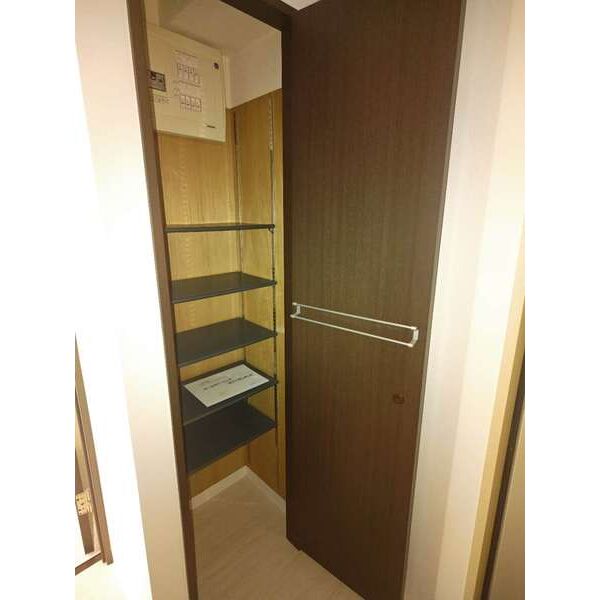 玄関　※別室の参考写真の為、現況優先です。