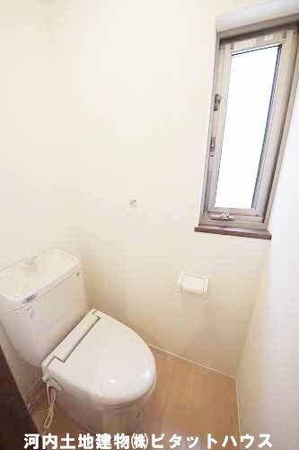 トイレ　類似室内