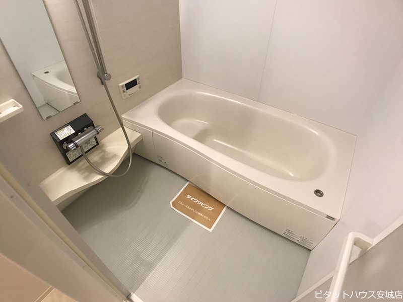 バス・シャワールーム　同物件別部屋