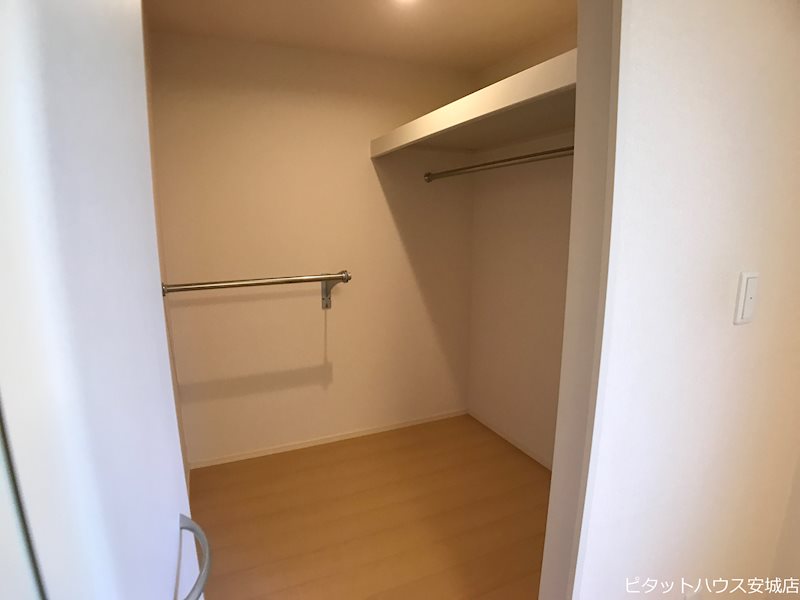 収納　同物件別部屋