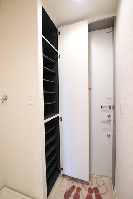 玄関　広めのシューズボックス