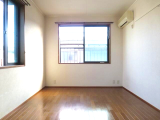 居室・リビング　明るい洋室です