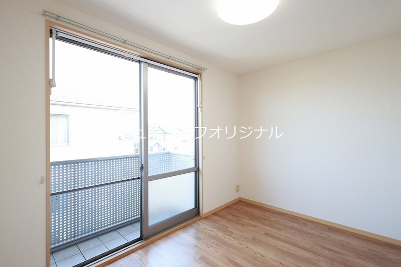 その他　南向きの洋室5.5帖！