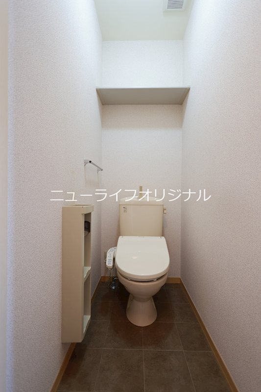 トイレ　あると嬉しい温水洗浄便座付き♪