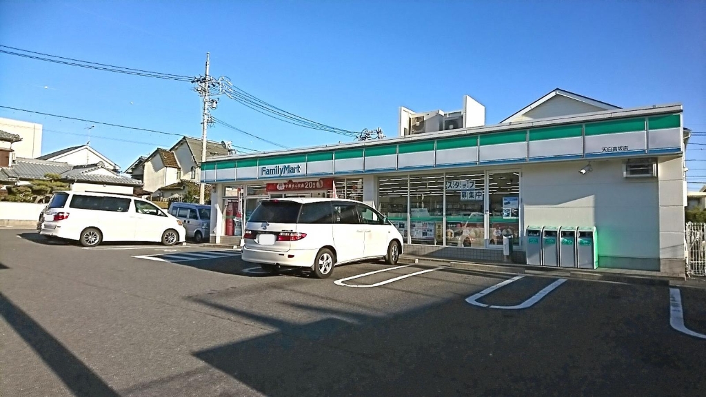 コンビニ　ファミリーマート 天白高坂店（コンビニ）まで388m