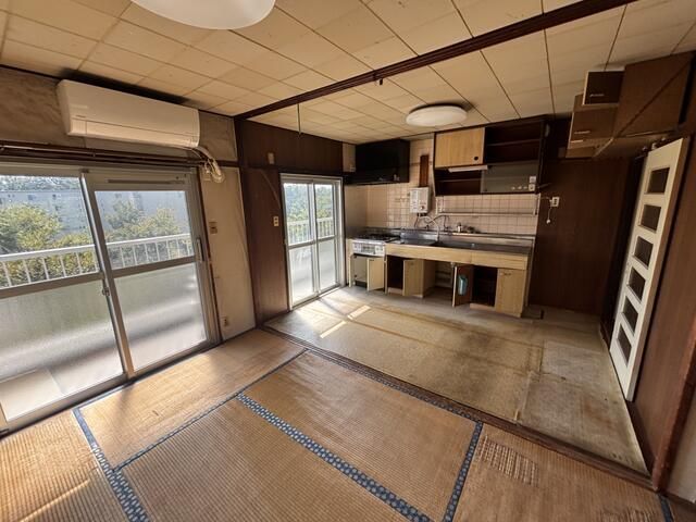 居室・リビング　※内装リフォーム中です