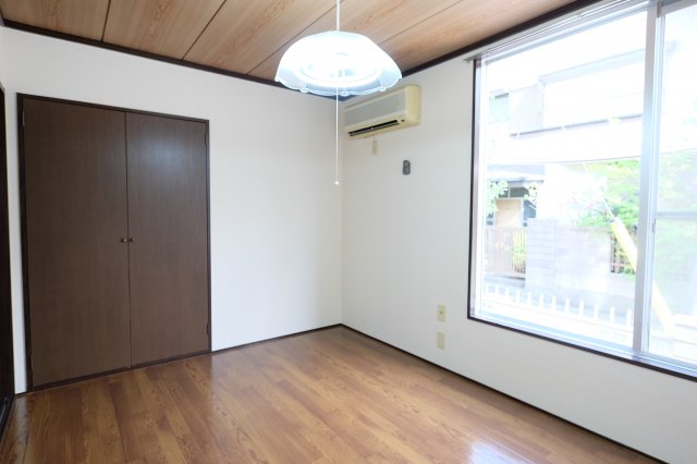 居室・リビング　同タイプ別室の画像です　現況優先でご了承ください