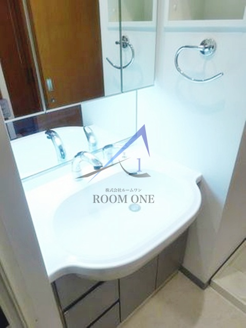 洗面設備　洗面台です。